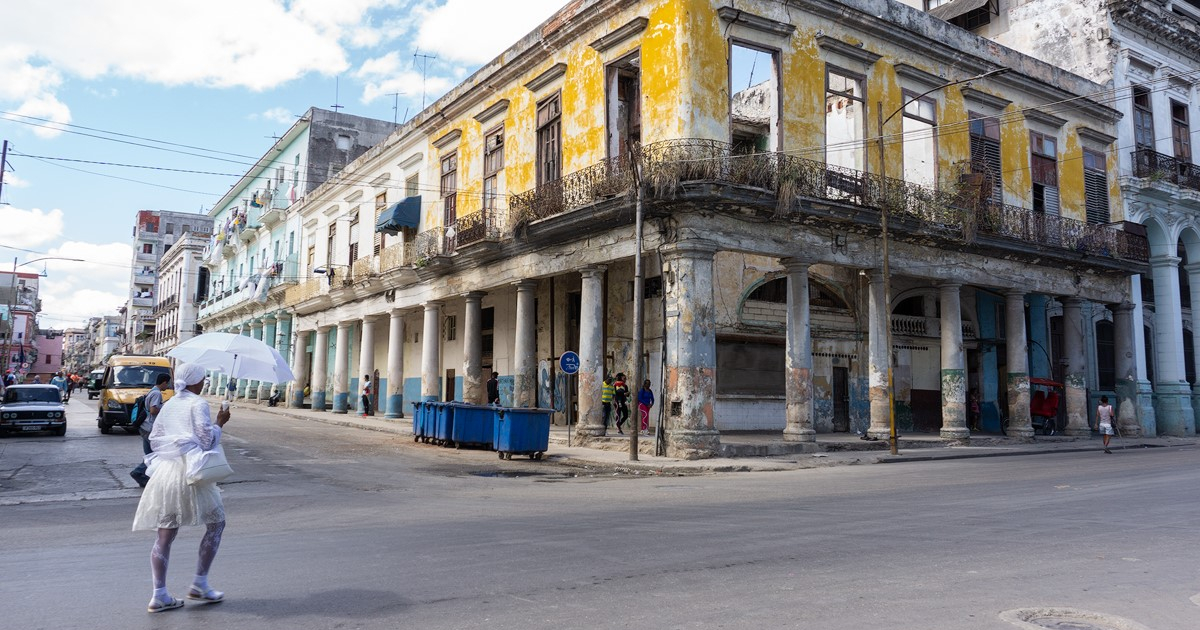 Santera en La Habana © CiberCuba