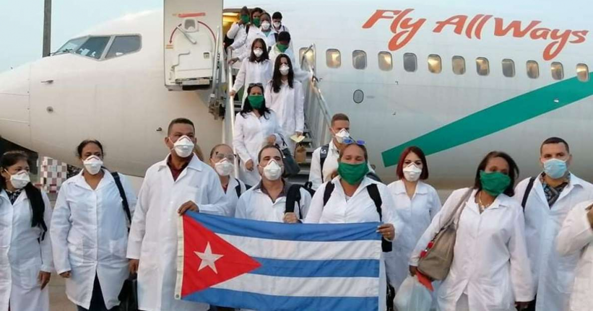 Brigada de médicos cubanos © Juan Antonio Fernández Palacios/ Twitter