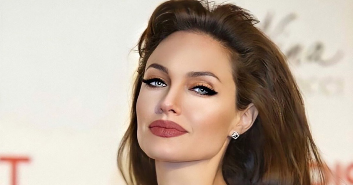 Angelina Jolie © Instagram / Angelina Jolie Fans