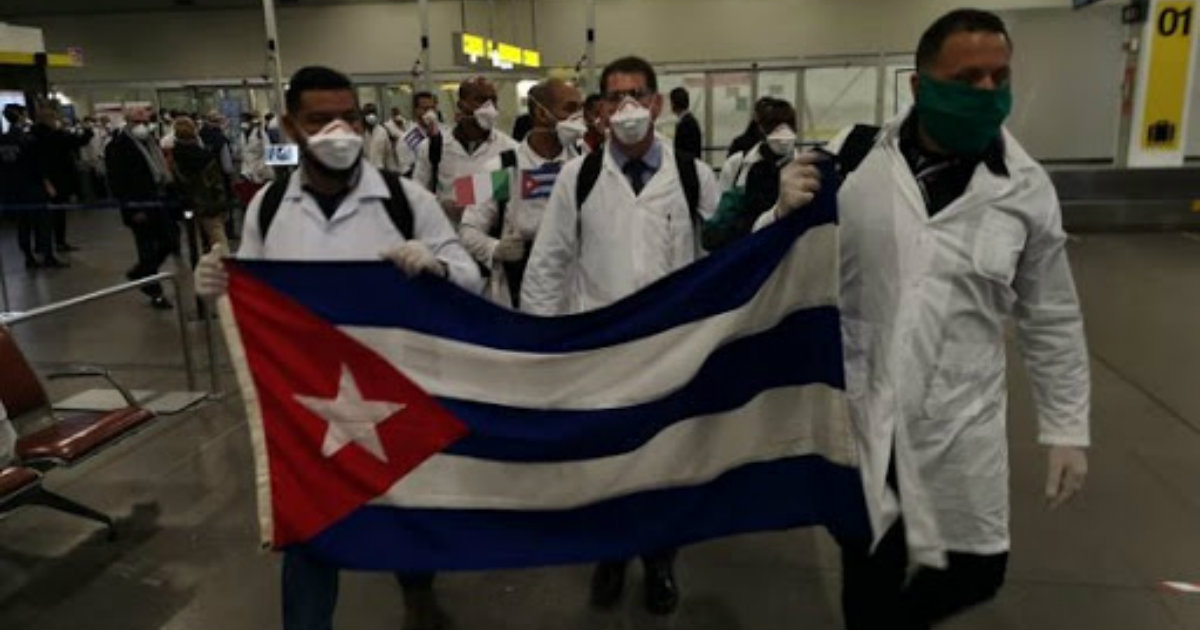 Médicos cubanos a su llegada a Italia © Consulado de Cuba en Milán