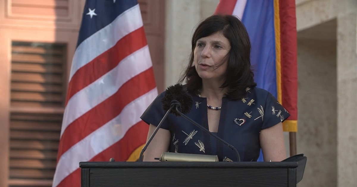 Mara Takech, encargada de Negocios de EE.UU. en Cuba © Twitter / Captura de video 