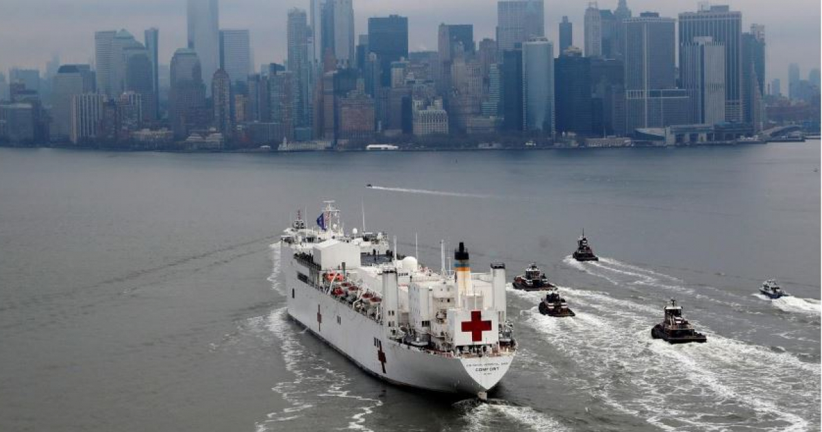 Llegada a Nueva York del buque-hospital de la Armada de Estados Unidos © Twitter / @voadeewa