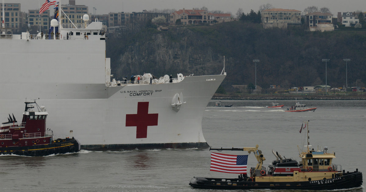 El buque USNS Comfort a su llegada a Nueva York el pasado 30 de marzo © Flickr / New York National Guard