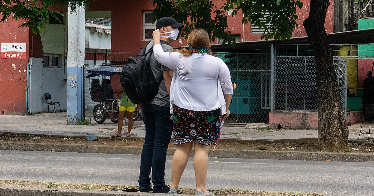 Cubanos usando nasobuco en las calles (imagen de referencia) © Cibercuba