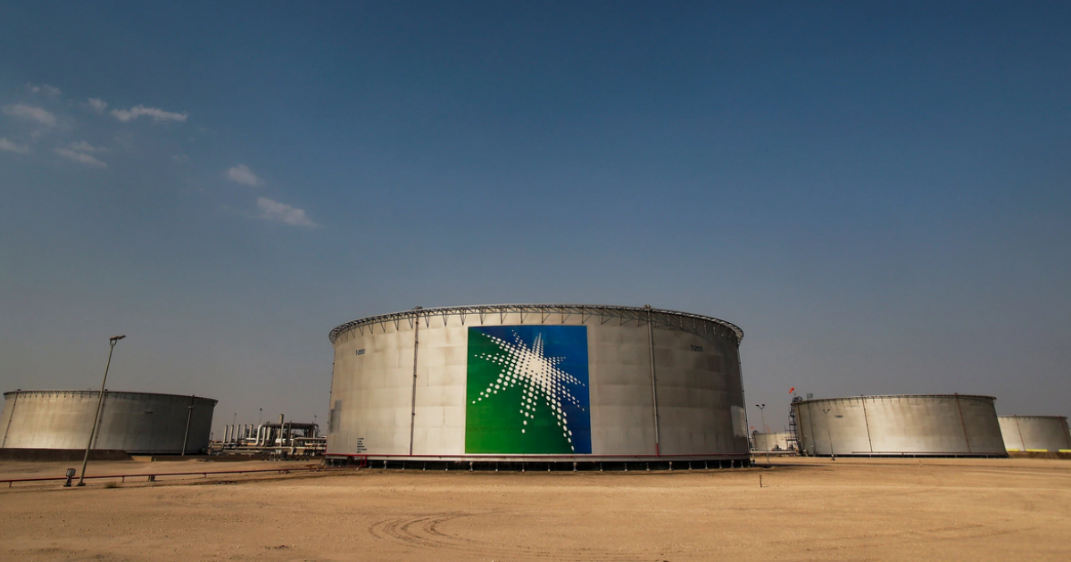 Tanques de petróleo en Arabia Saudí © Twitter
