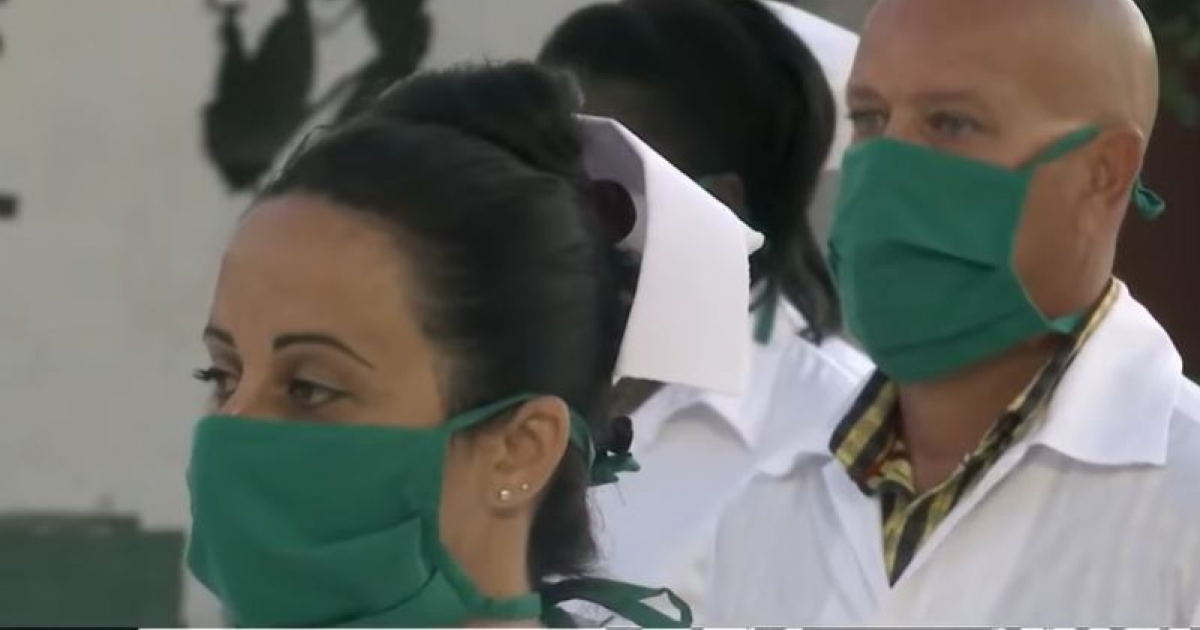 Médicos cubanos (referencia) © YouTube/screenshot