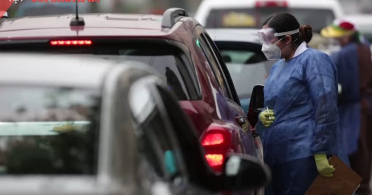 Personal sanitario en las calles de México © Captura de video de youtube de El País