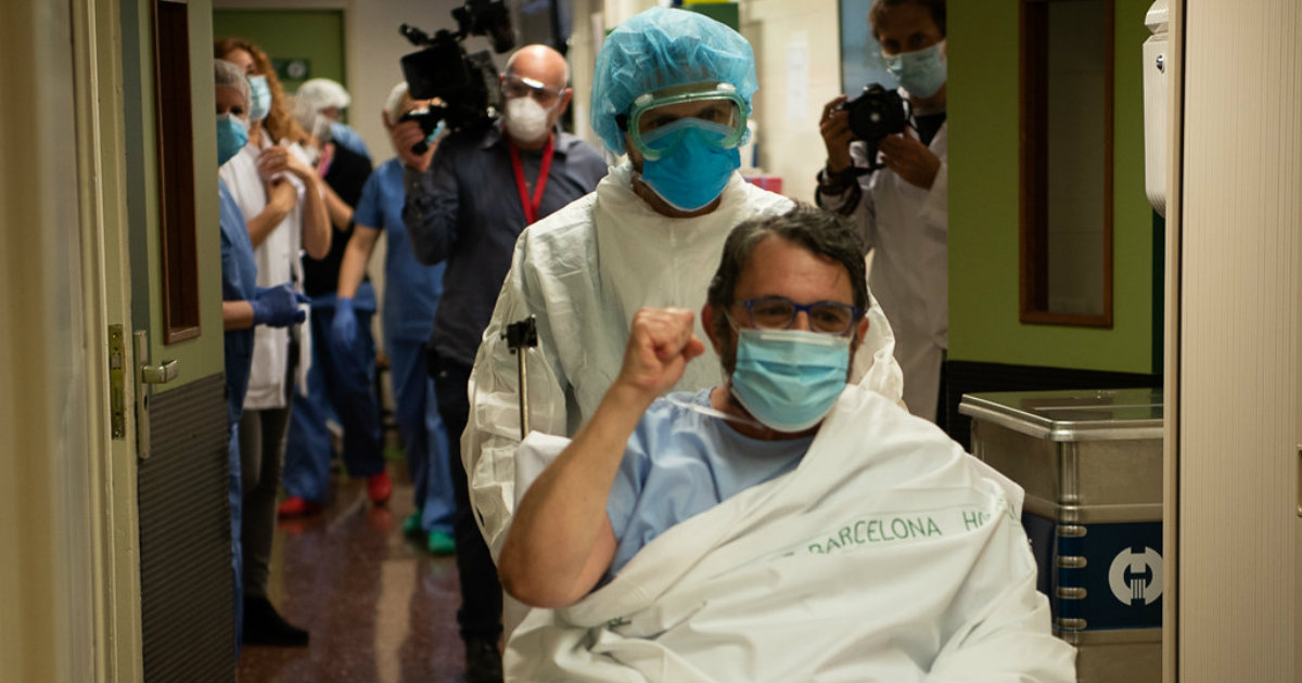 Paciente recuperado del coronavirus en el Hospital Clínic de Barcelona © Flickr / Hospital CLÍNIC / Francisco Àvia