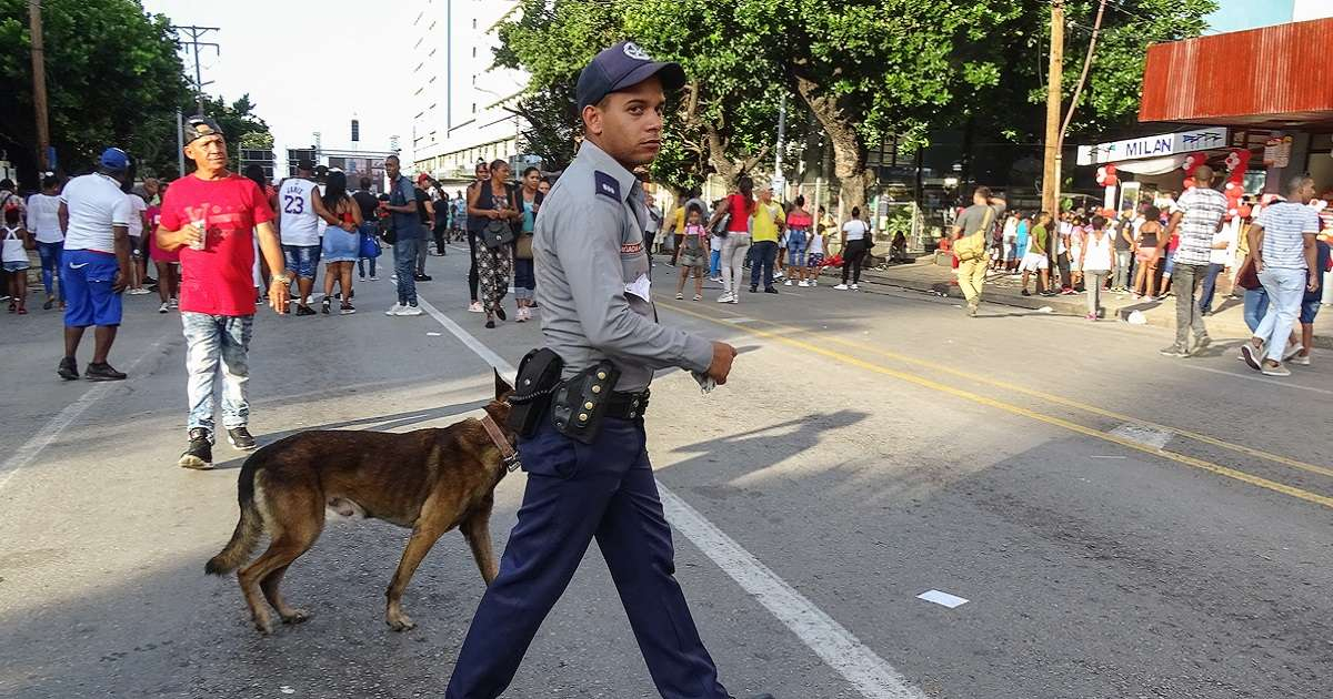Control policial en las calles de La Habana © CiberCuba