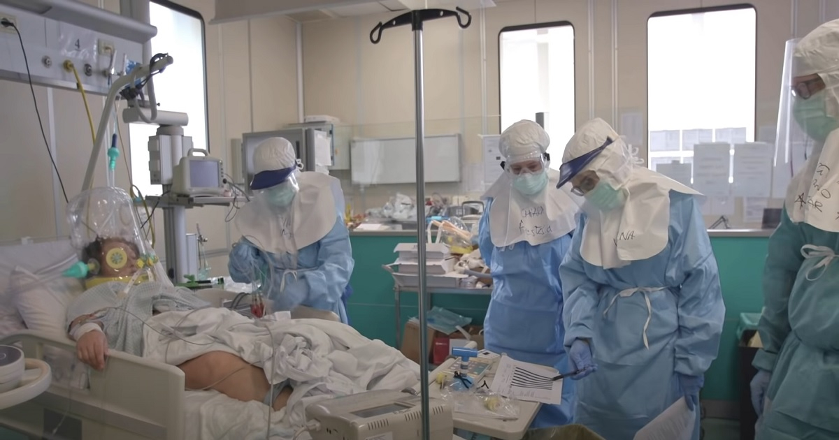 Atención a pacientes en Hospital de Milán, Italia. © Captura de Youtube/The Atlantic