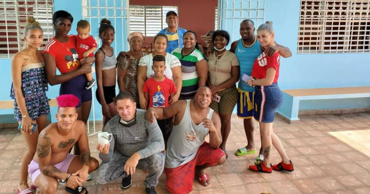 Familiares del pelotero cubano Rusney Castillo © Facebook / Yasel Porto
