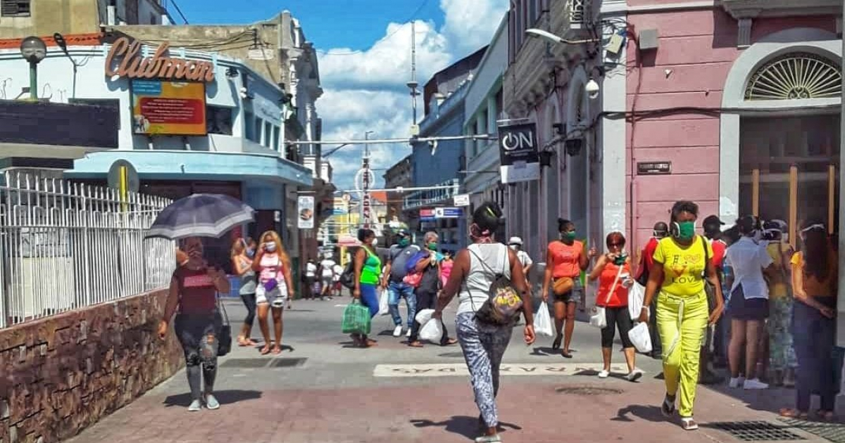 Calle Enramadas el 5 de mayo © Facebook / El Chago - Santiago de Cuba