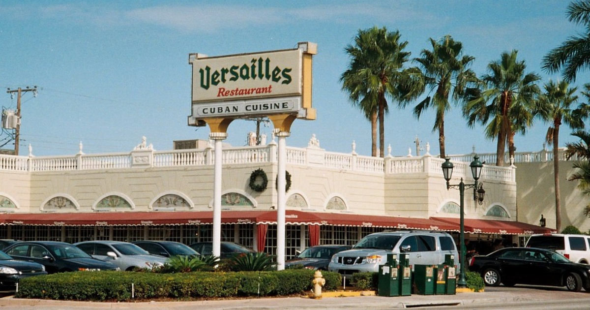 Restaurante Versailles, en Miami-Dade © Flickr / Phillip Pessar