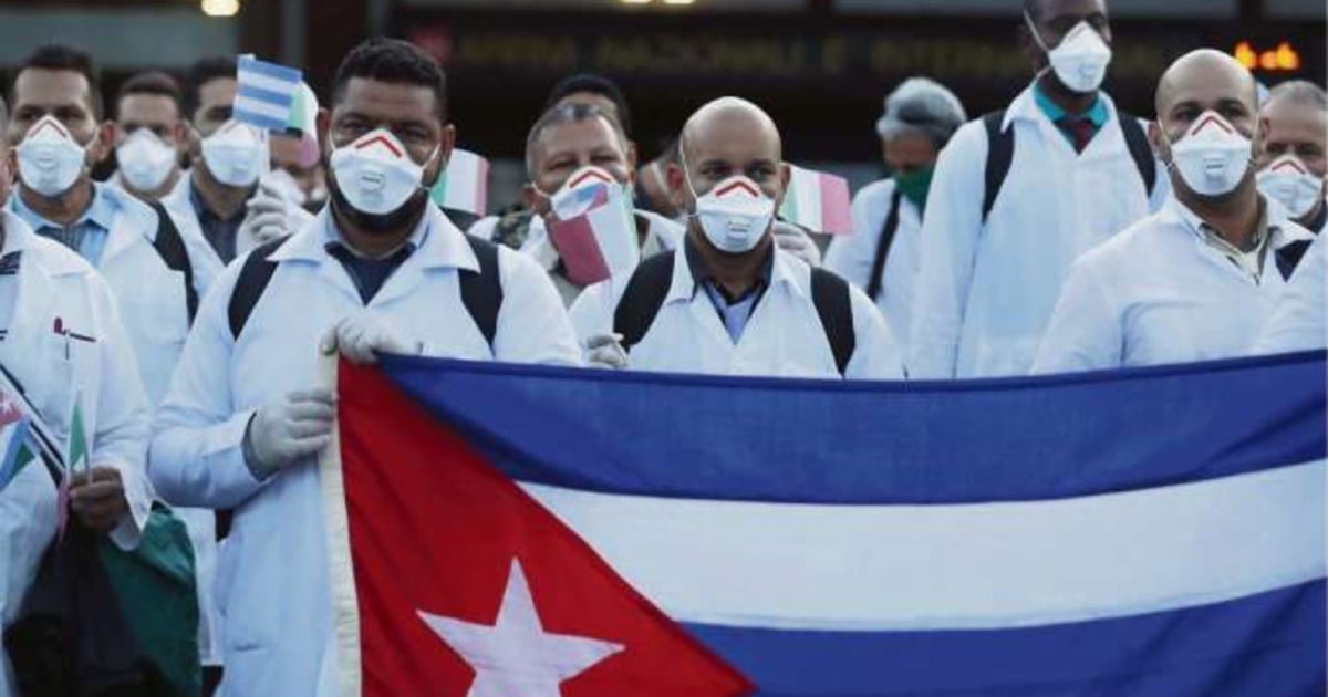 Brigada de médicos cubanos © Twitter / @LANACION