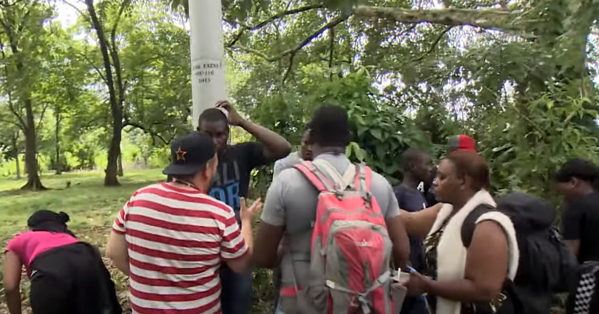 Caravana de migrantes en la selva del Darién en Panamá (imagen de referencia) © Captura de Youtube