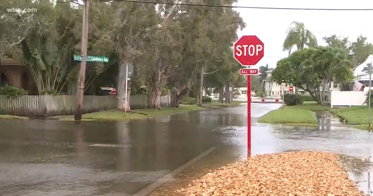 Los investigadores se preocupan por el desbordamiento de aguas residuales en temporada de lluvias y huracanes © Captura de 10 Tampa Bay