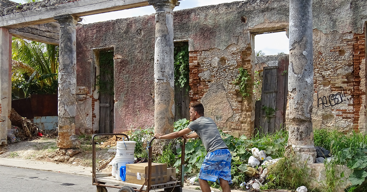 Una de tantas viviendas derruidas en Cuba © CiberCuba