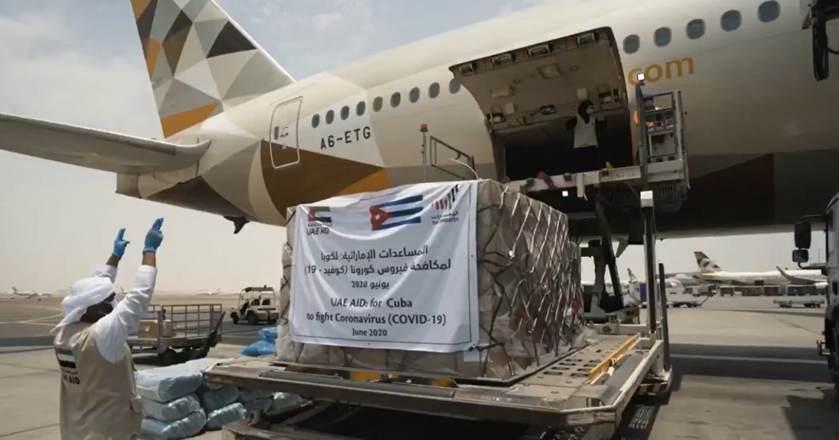 Avión de Etihad carga ayuda humanitaria para Cuba © Twitter / @UAEAid