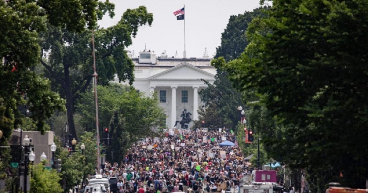 Protesta de este sábado frente a la Casa Blanca © Twitter / @GDGC240977