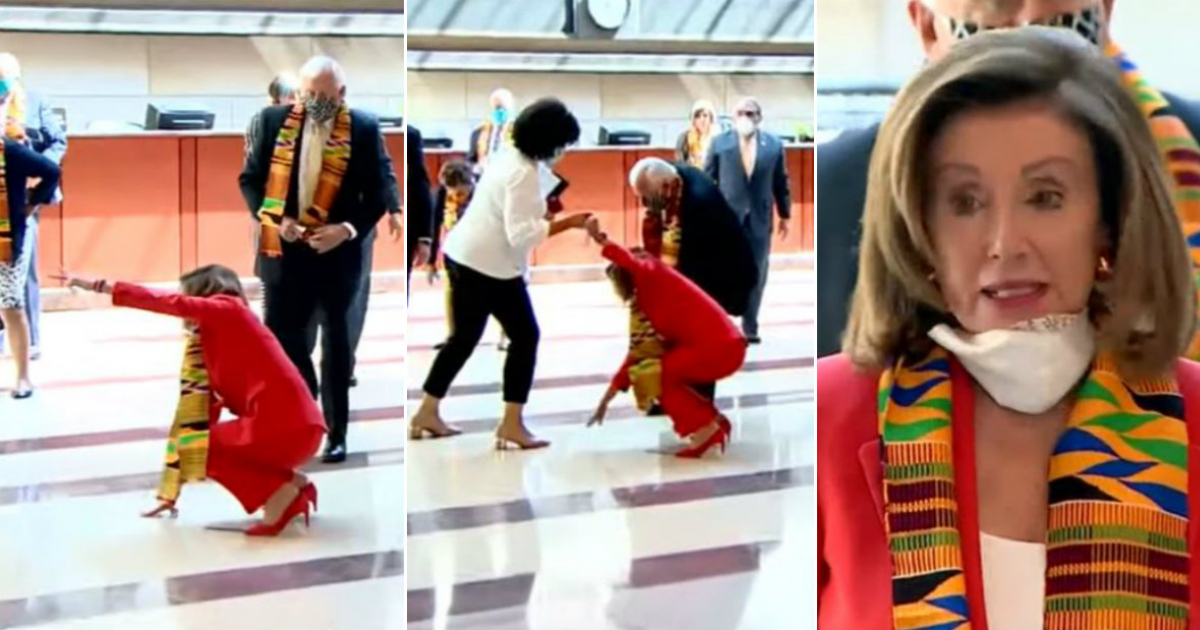 Nancy Pelosi en el momento de levantarse, tras permanecer con una rodilla en el suelo casi 9 minutos © Collage YouTube/screenshot