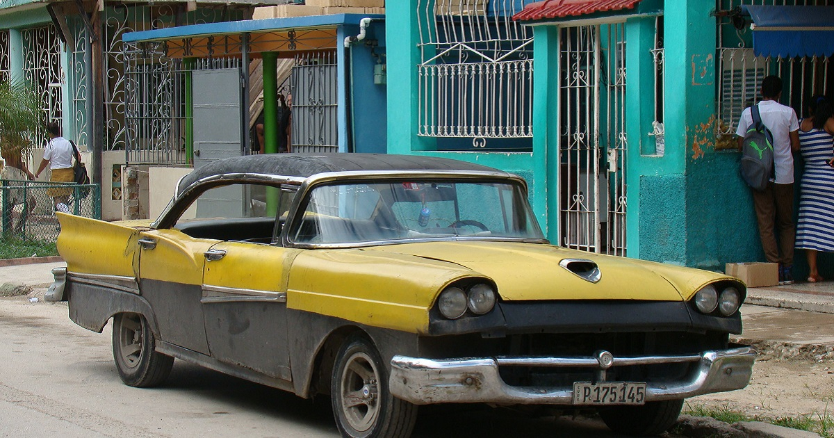 Auto antiguo "almendrón" en La Habana (imagen de referencia). © Cibercuba