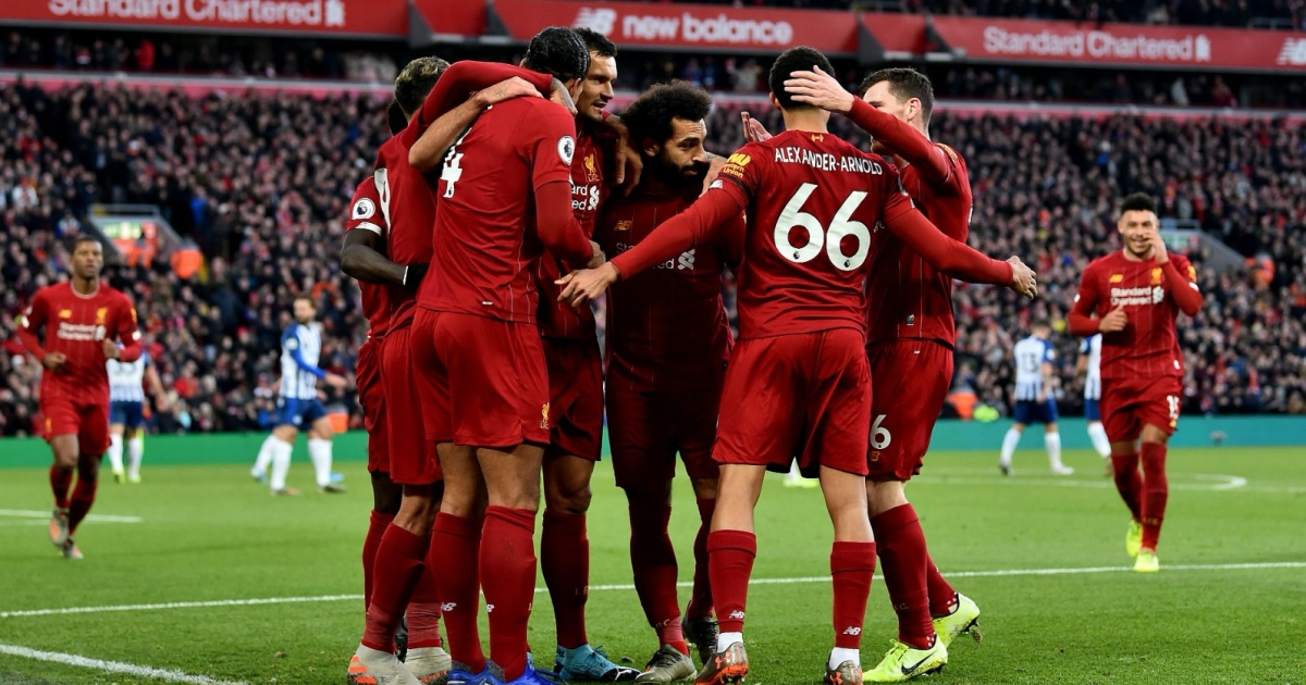 Jugadores del Liverpool celebran su victoria. © Twitter / @LFC