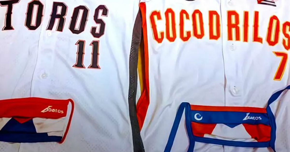 Parte del uniforme de dos equipos de la Serie Nacional de Béisbol © Presidencia de Cuba
