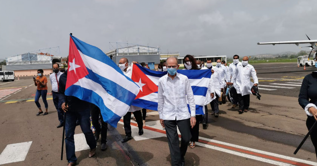 Médicos cubanos en Martinica © ACN 