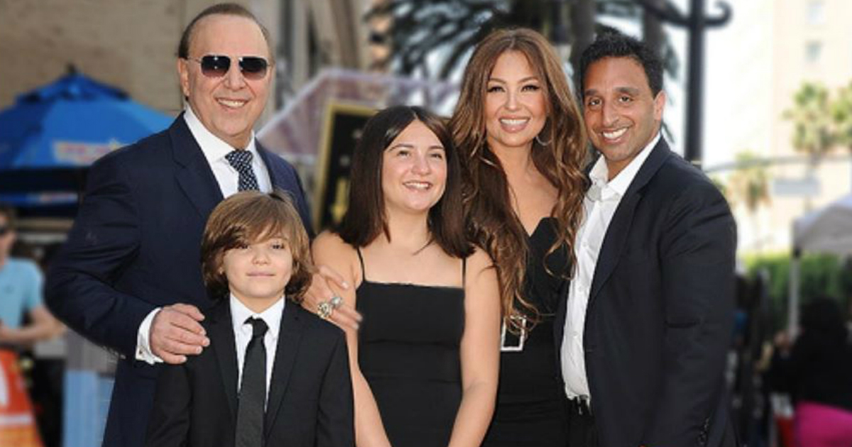 Thalia y Tommy Mottola posan con sus hijos Matthew y Sabrina © Instagram / Thalia