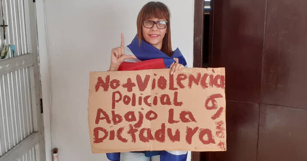 Cuba Quitan a periodista de CiberCuba Iliana Hernández horas