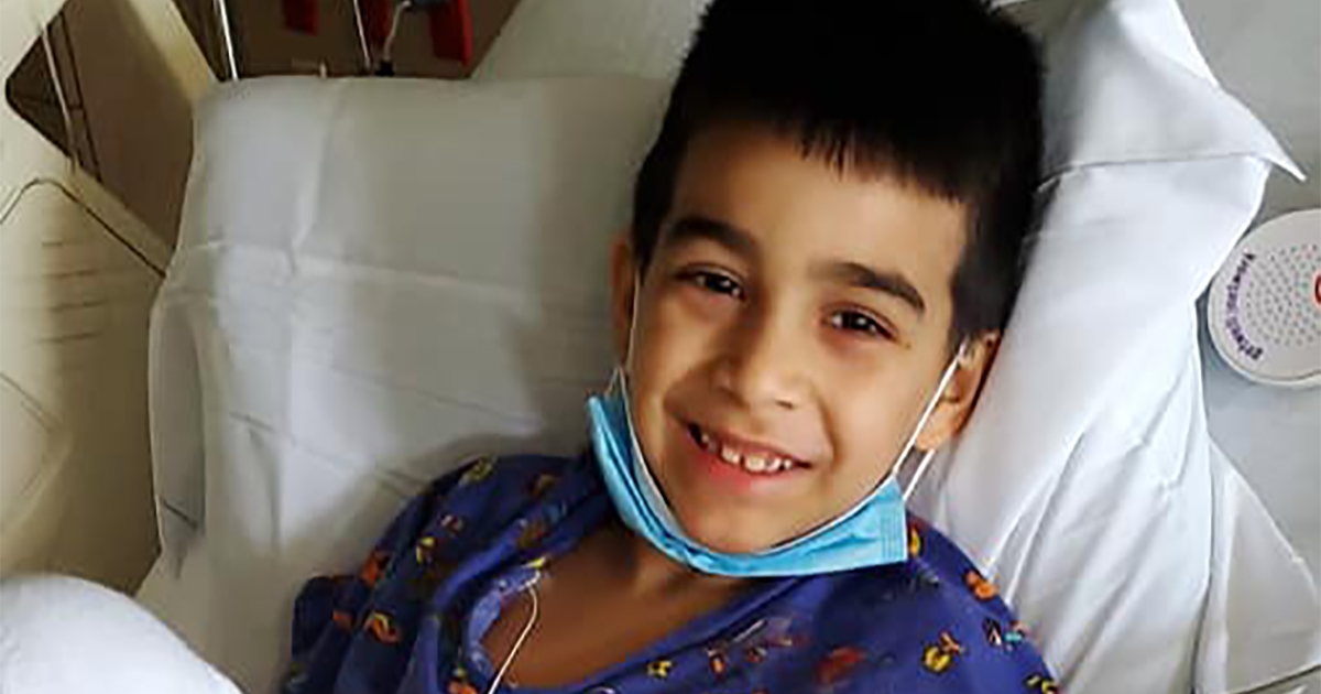 Jason, de 7 años, en el Hospital © Facebook / Maylin Legañoa Telemundo 51