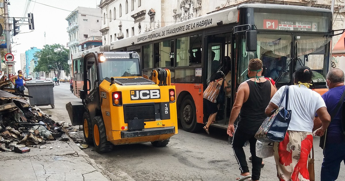 Transporte en La Habana en primera fase de desescalada de la pandemia © CiberCuba