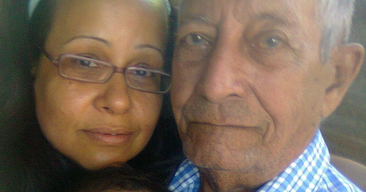 Susana, junto a su padre, en una foto de archivo tomada en Cuba hace unos años. © CiberCuba