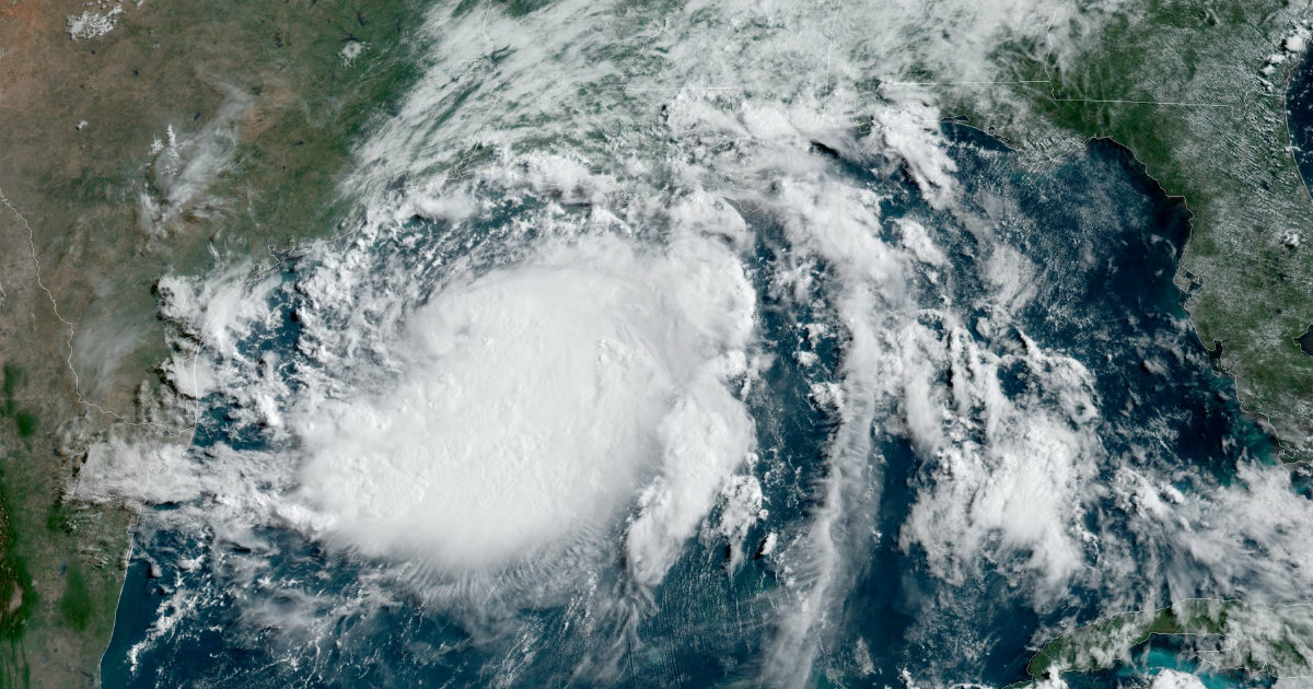 Imagen del satélite muestra el área nubosa de Hanna © NOAA