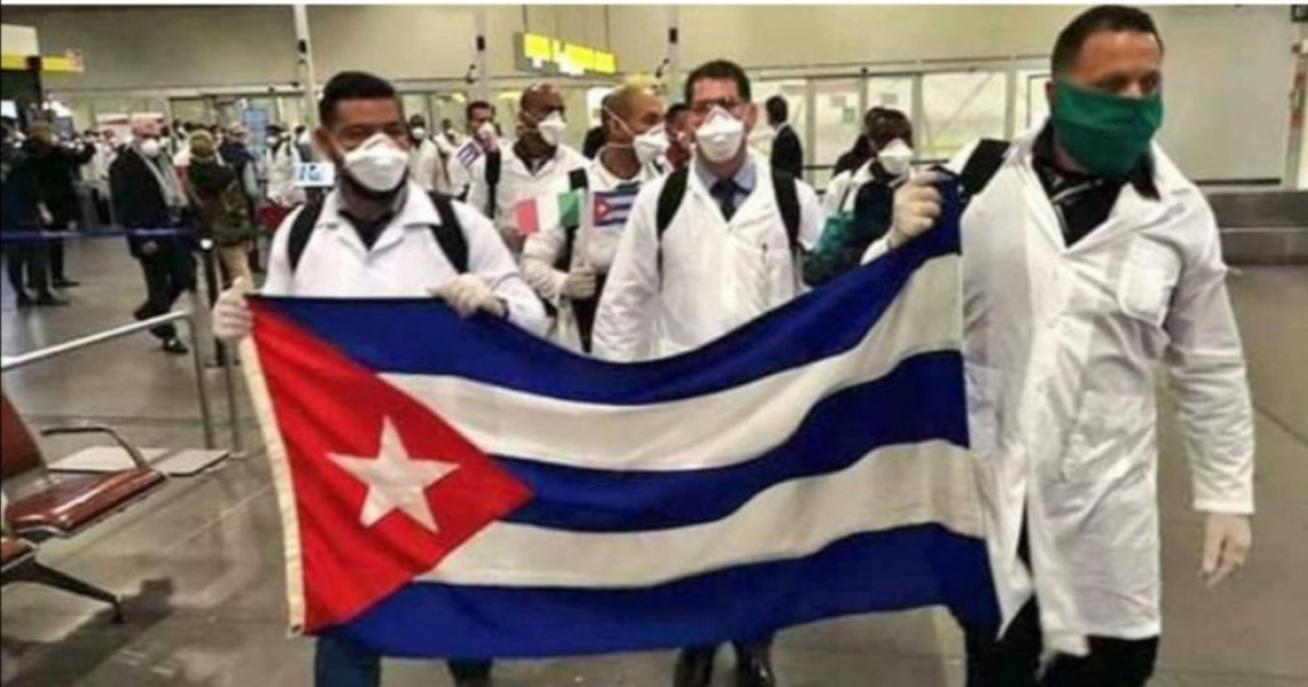 Médicos cubanos en México © Twitter / Marcelo Ebrard