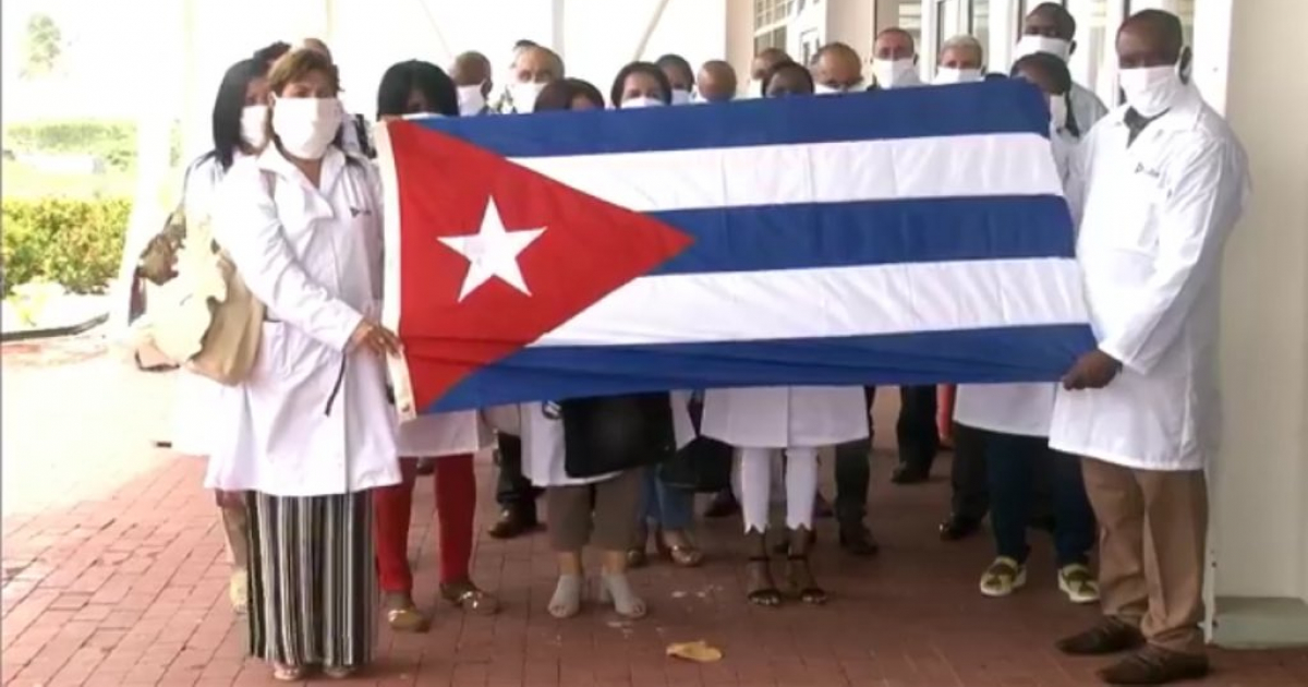 Brigada médica cubana que llegó el 25 de julio a Islas Vírgenes Británicas © Twitter / Captura de video 