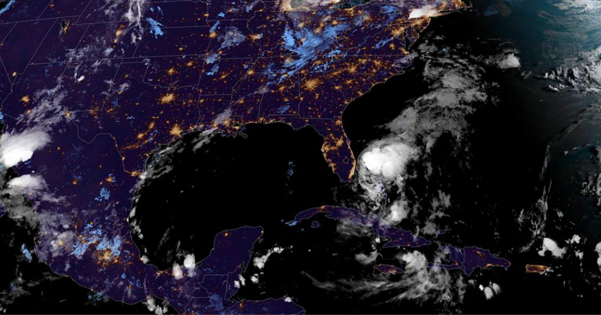 Tormenta tropical Isaías © NHC - NOAA