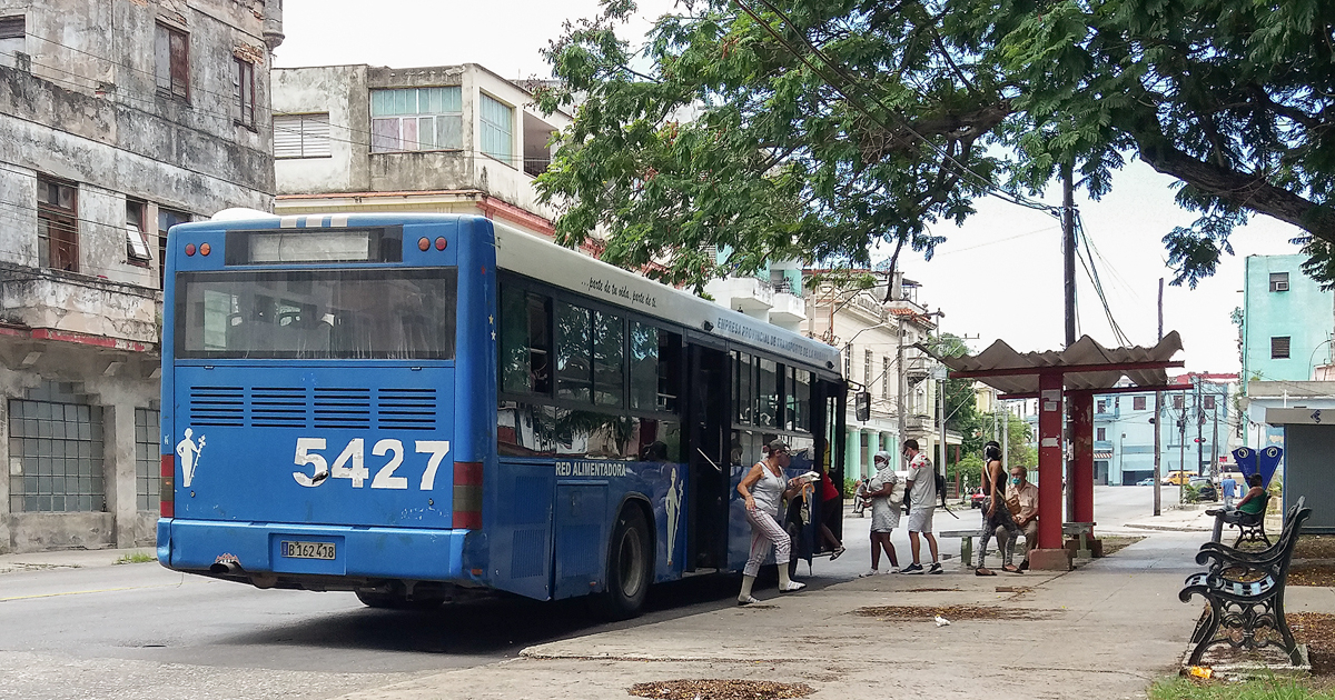 Autobús en La Habana (imagen de referencia) © CiberCuba