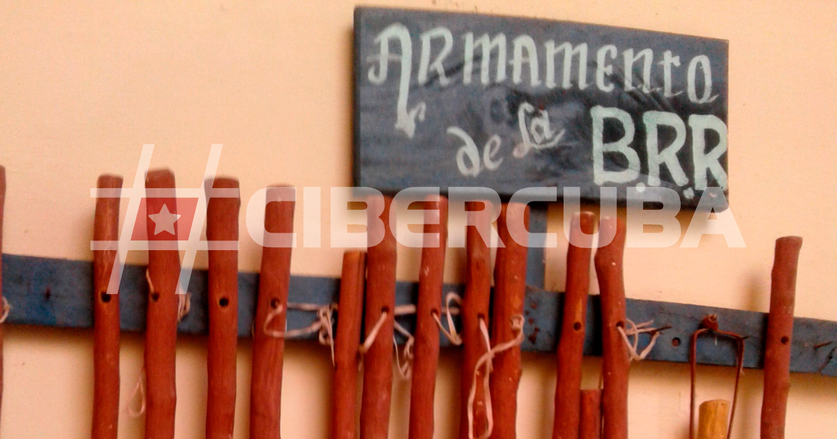 Armas utilizadas por las Brigadas de Respuesta Rápida en Cuba © CiberCuba 