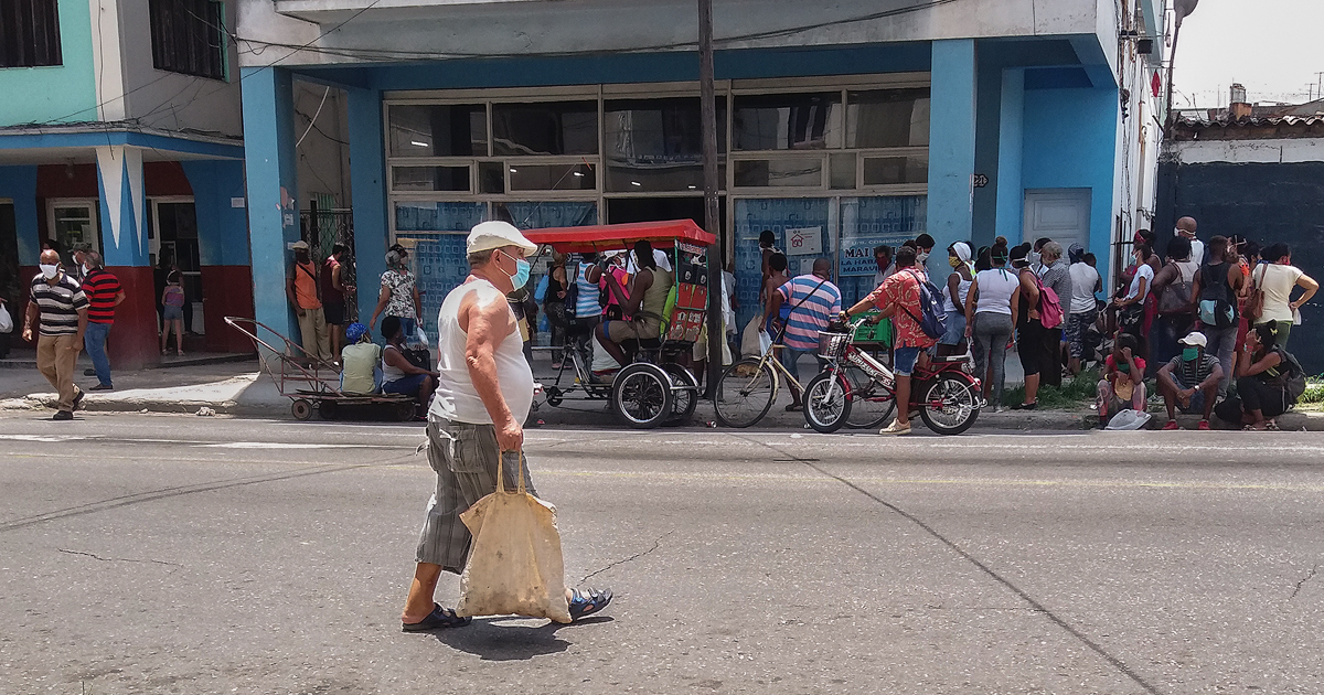 Personas en La Habana en tiempos de coronavirus © CiberCuba