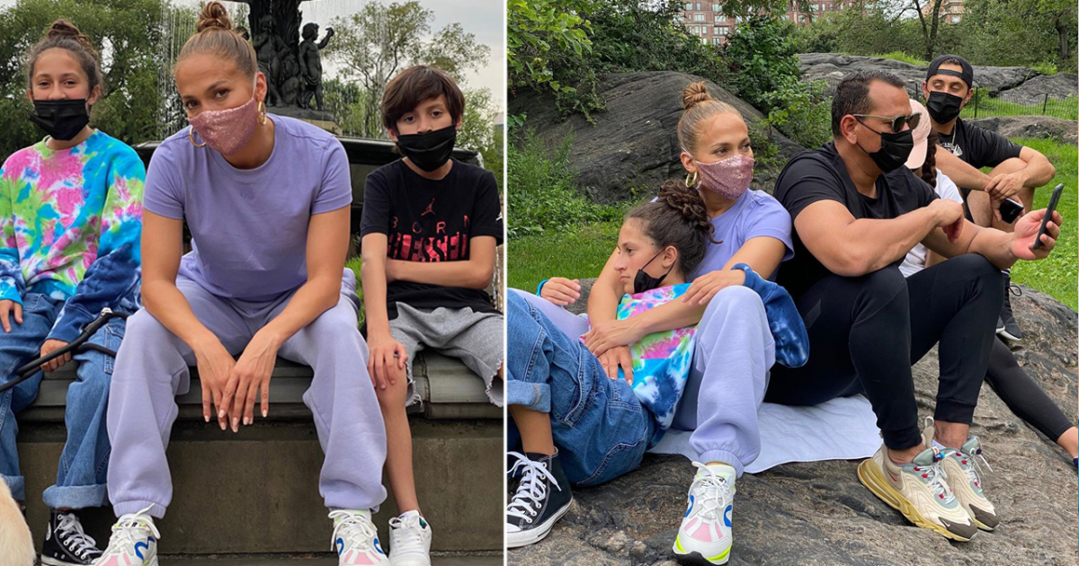 Jennifer Lopez y Alex Rodriguez junto a sus hijos en Central Park © Instagram / Jennifer Lopez