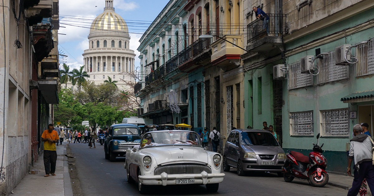 Taxis privados en La Habana (imagen de archivo) © CiberCuba