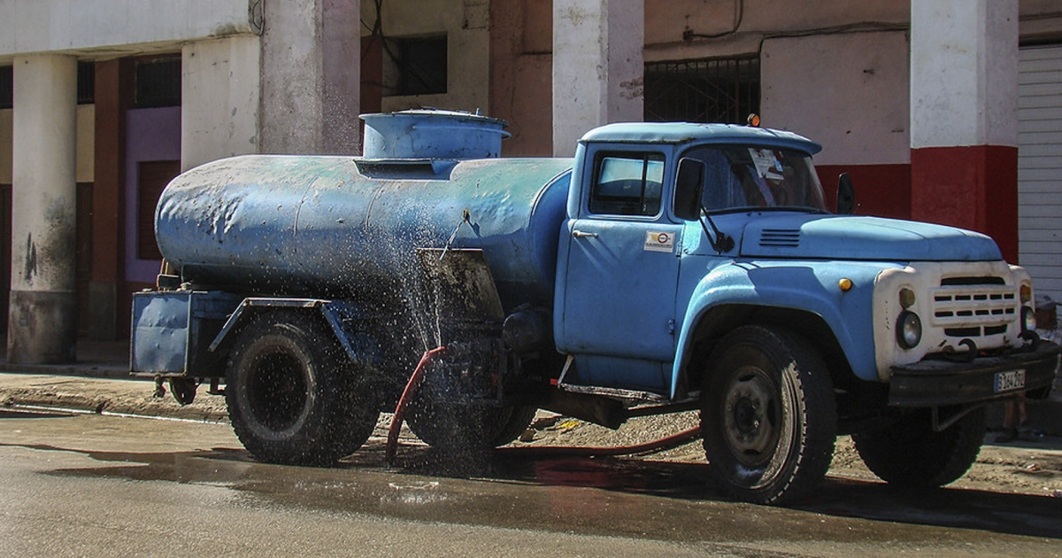Pipa de agua, La Habana (imagen de referencia) © CiberCuba