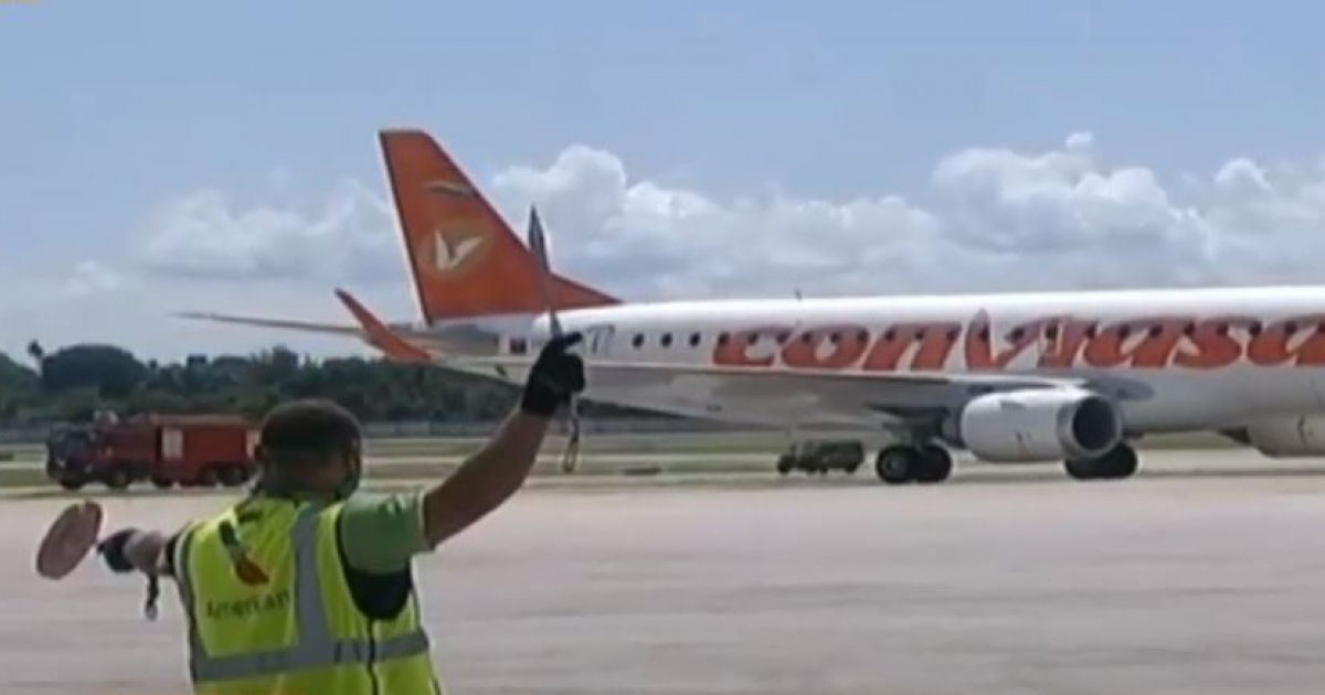 Avión de Conviasa aterriza en La Habana © Captura de video / NTV