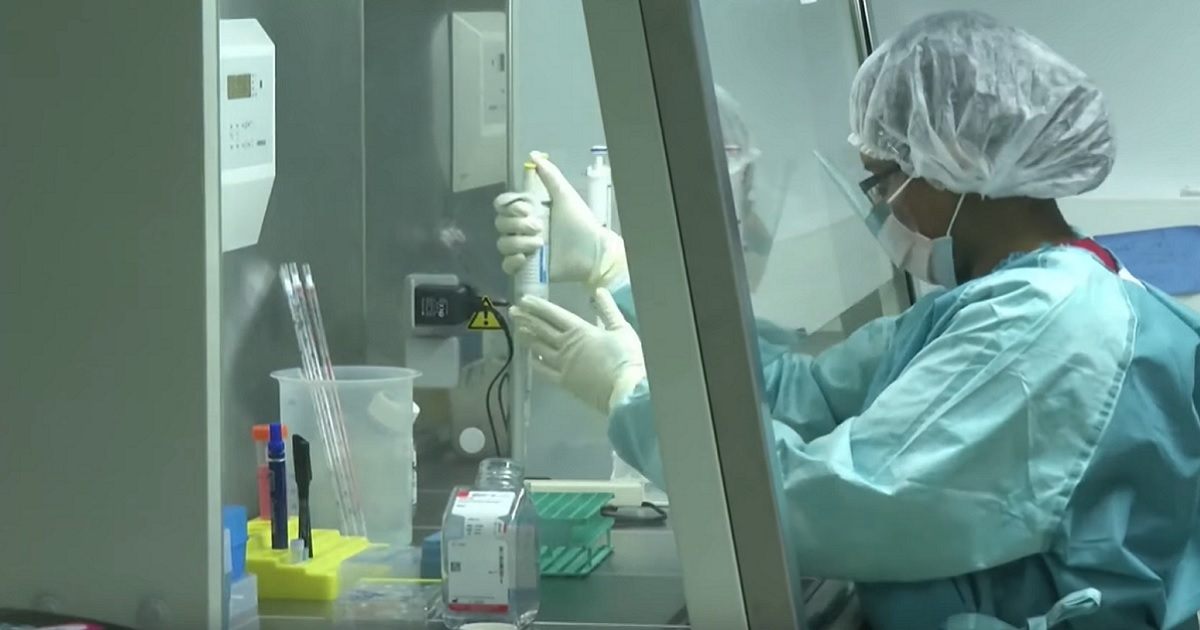 Desarrollo de una vacuna contra el coronavirus en laboratorios de Francia (imagen de referencia). © Captura de Youtube / Reportaje de El País