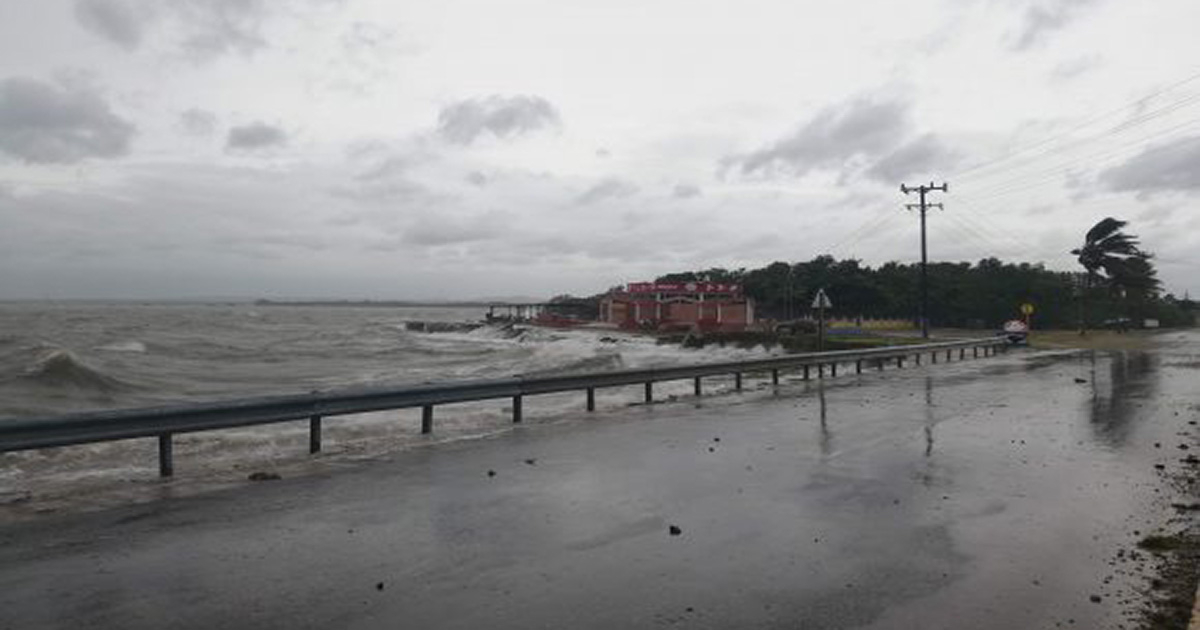 Mar picado en la costa sur de Varadero. © Cubadebate