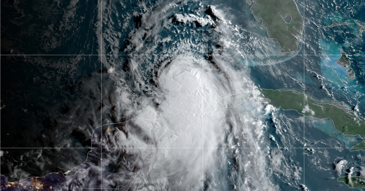 Laura se convierte en huracán en el Golfo de México