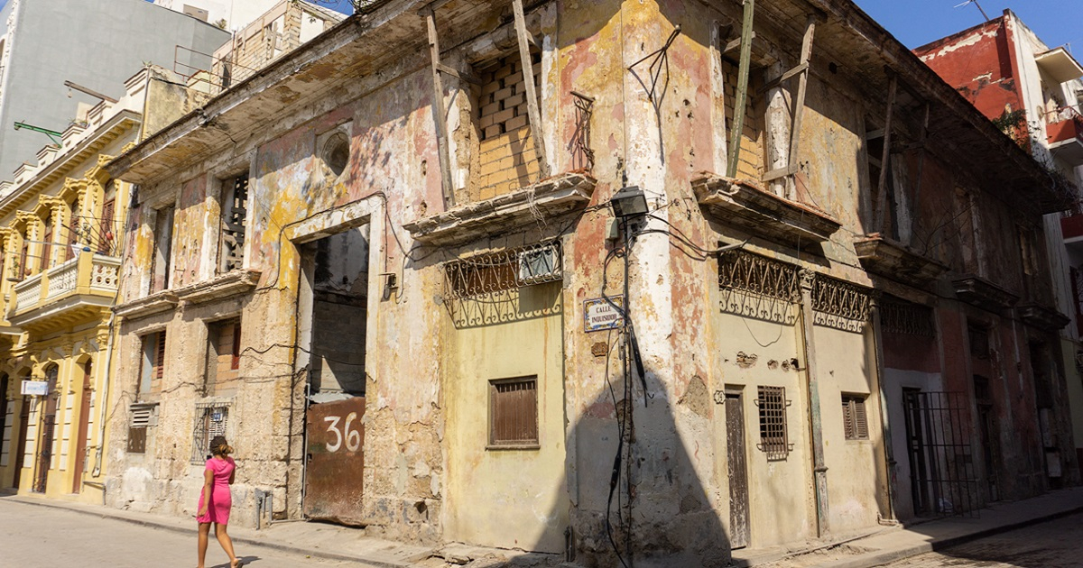 Construcción en mal estado en La Habana Vieja (imagen de referencia). © Cibercuba