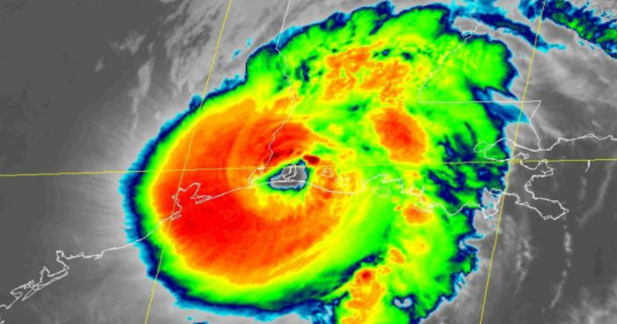 Huracán Laura toca tierra en Luisiana, Estados Unidos. (imagen de satélite) © Twitter / NHC