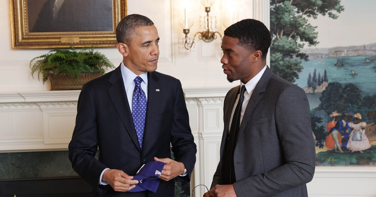 Barack Obama con Chadwick Boseman en La Casa Blanca © Facebook / Barack Obama